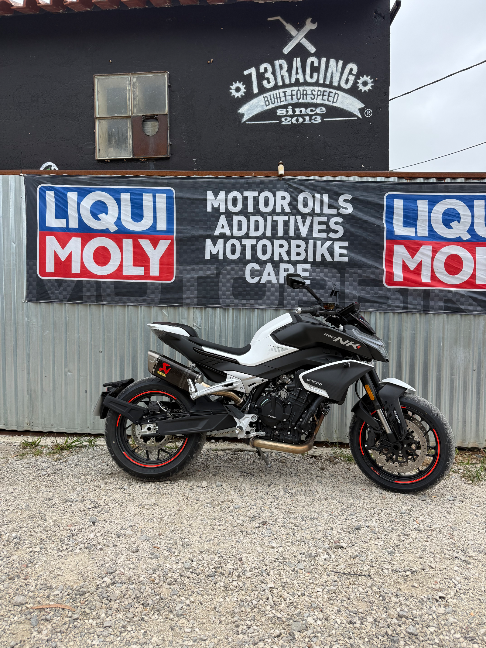 Venda e montagem de escape em CF Moto